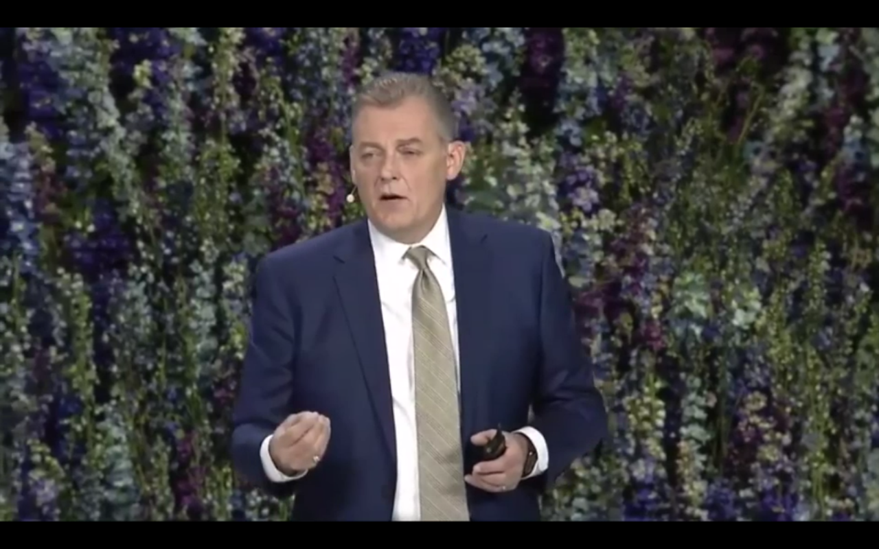 Dr. Hill at the dōTERRA Convention 2017 - Ora Leaders
